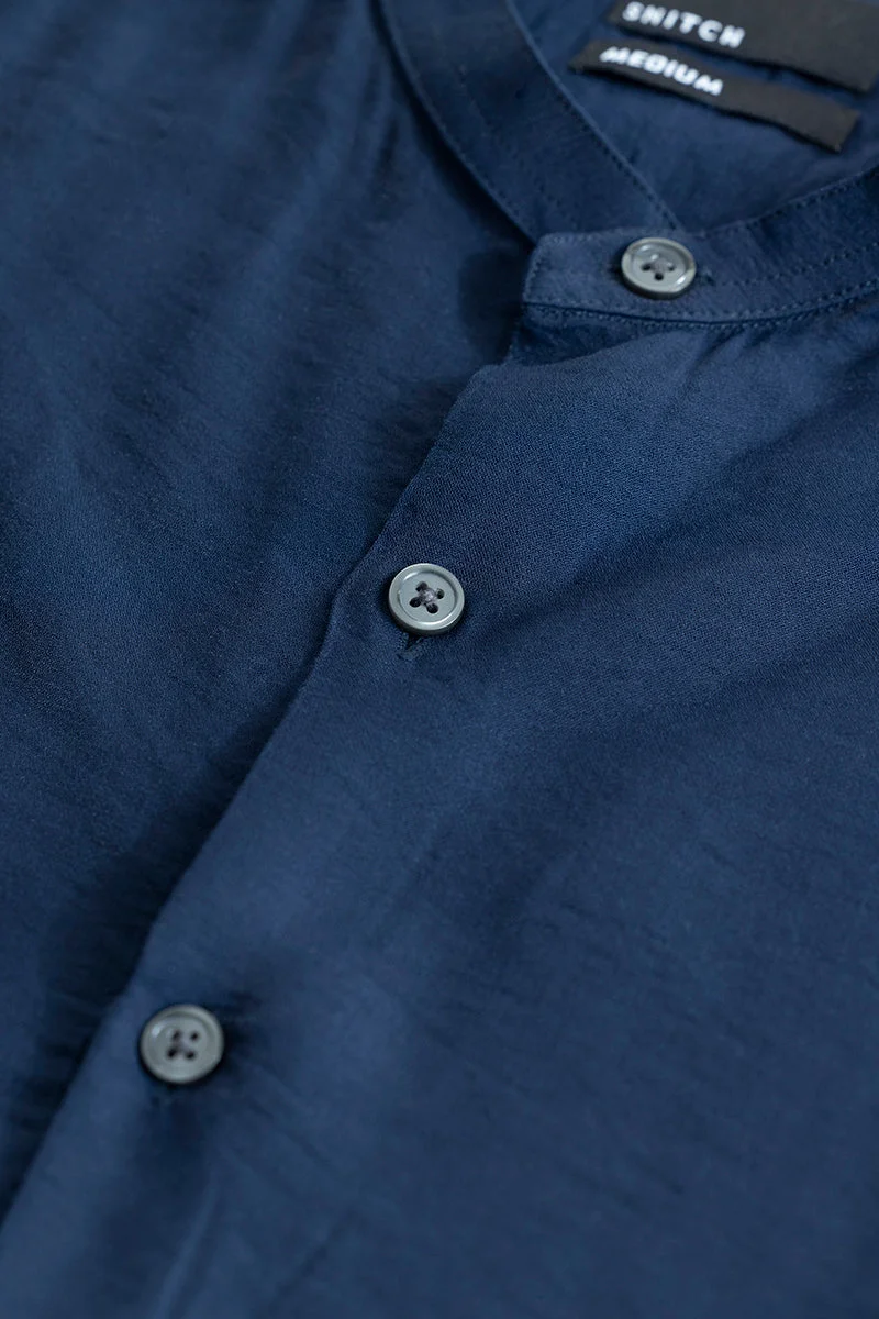 سنيتش قميص كالستا كحلي بياقة ماندارين